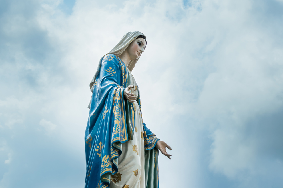 Djelovanjem Duha Svetoga u Mariji, Bog je svijetu darovao Emanuela ('Boga s nama')