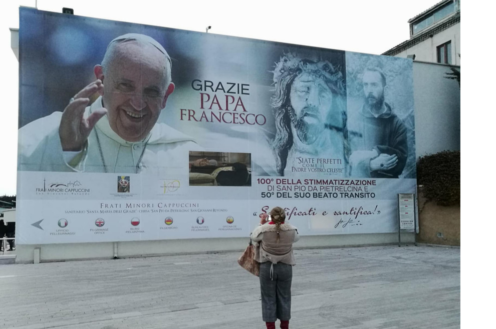 Posjetili smo grad u kojem je Padre Pio živio i djelovao: I 50 godina nakon njegove smrti, milijuni vjernika dolaze moliti za zagovor sveca iz Pietrelcine