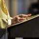 Splitskom fratru optuženom za silovanje papa Franjo zabranio rad u Crkvi i izbacio ga iz reda