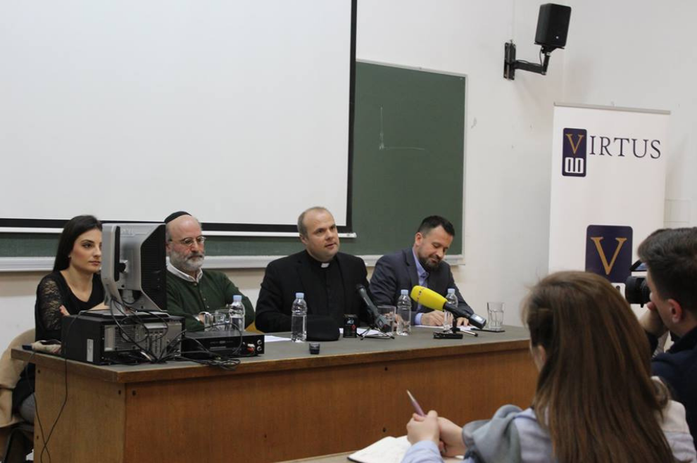 [VIDEO]: Predavanje na Filozofskom fakultetu u Zagrebu ometali prosvjednici: „Ovo je znanstveni fakultet, ovdje nema mjesta religiji!“