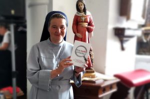 „Bog traži čovjeka” – knjiga doktorice teologije, časne sestre Bogne Młynarz, koju nazivaju i 'ženski Pelanowski'