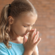 Zamolio sam svoju dvogodišnju kći da moli za mene. Evo što se dogodilo
