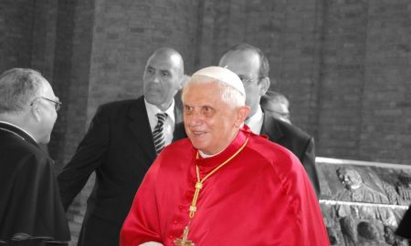 U trenutku odreknuća Ratzinger čini najvažniju gestu njegova pontifikata