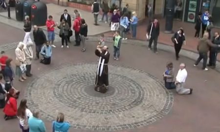 VIDEO PREDIVAN PRIZOR Euharistijsko klanjanje na ulici