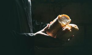 Redovnice koje su nosile kruh sotonistima