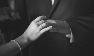 OTAJSTVO BRAČNE POSTELJE Ne razumijemo da u svojoj ženi, svome mužu – susrećemo Boga…