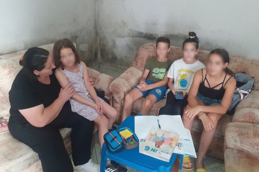 Samohrana majka s petero djece iz Škarbnje treba pomoć